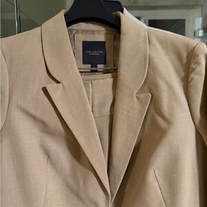 The Limited Beige Blazer Pant Suit Women’s